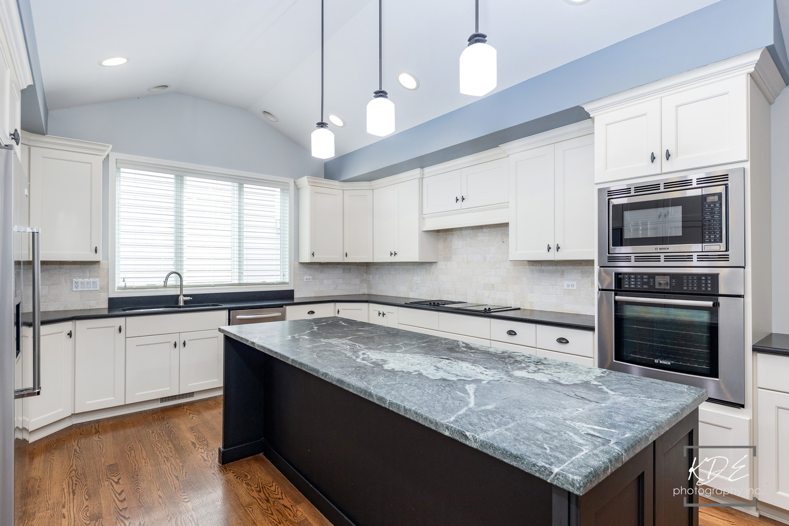 1126 Kings Point Court