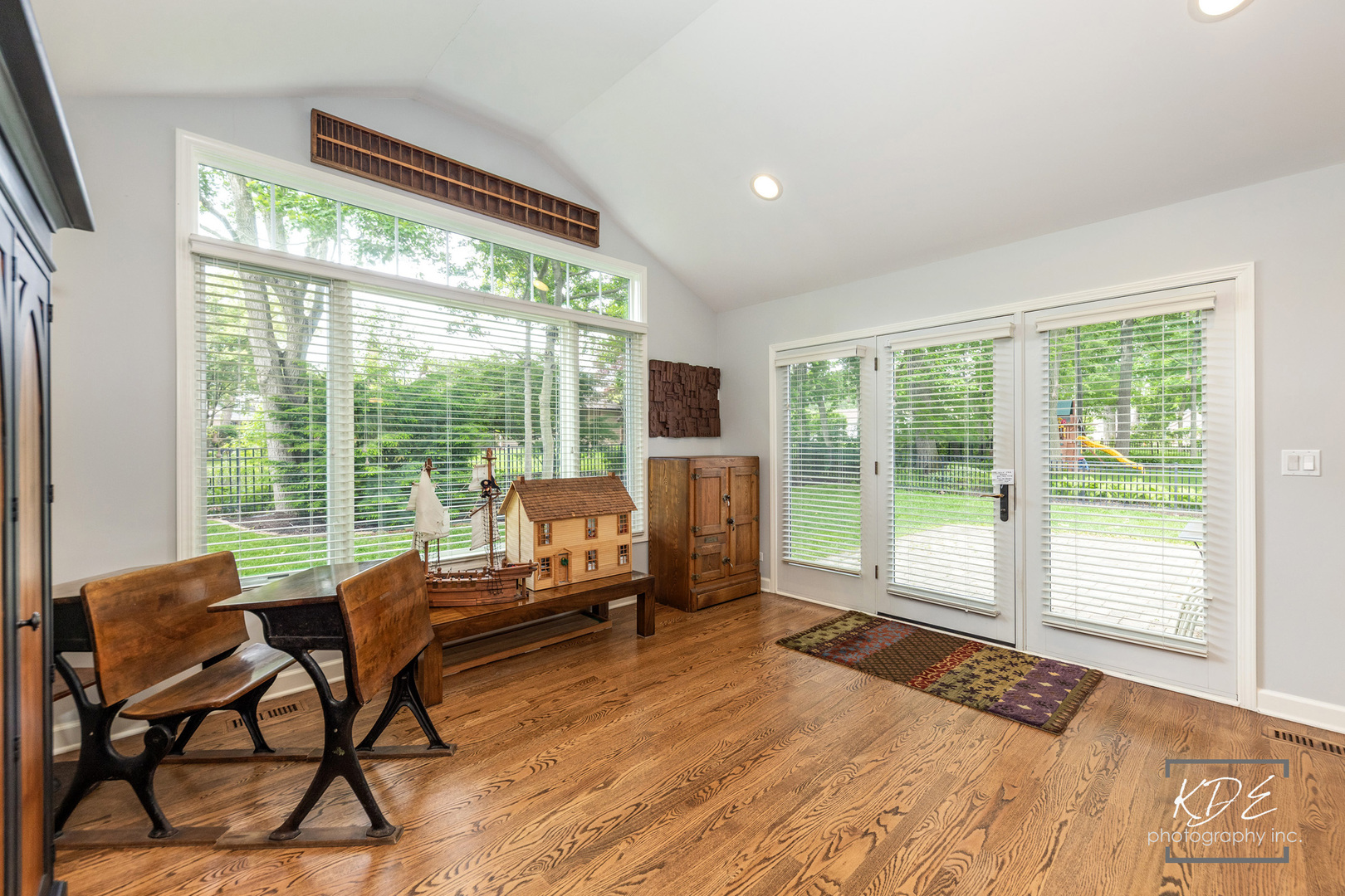 1126 Kings Point Court