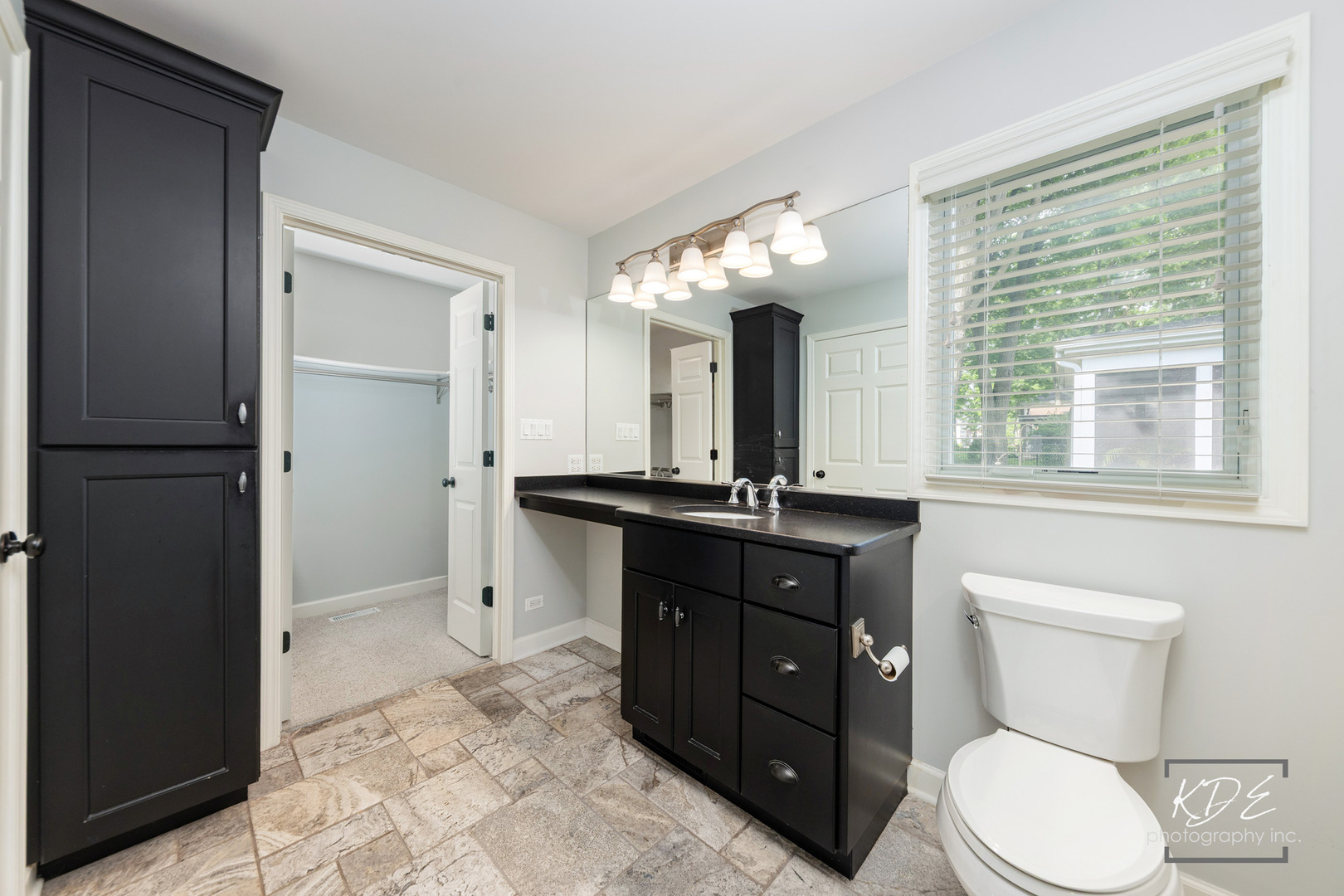 1126 Kings Point Court