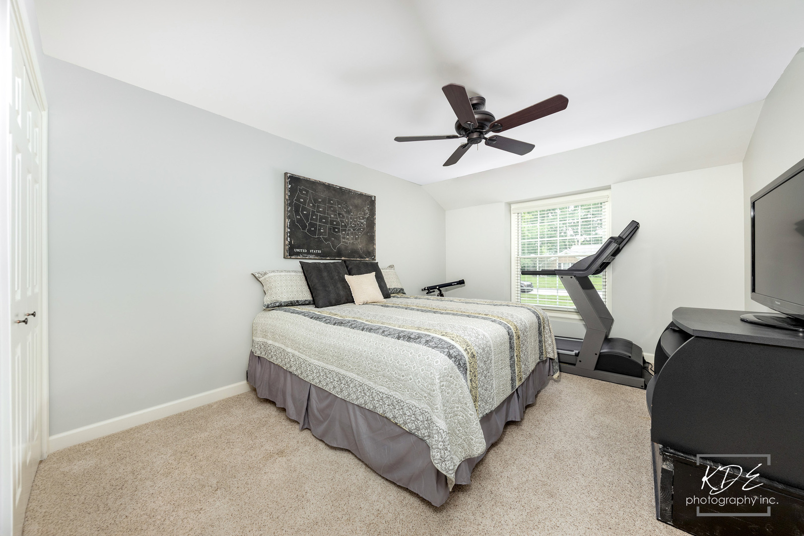 1126 Kings Point Court