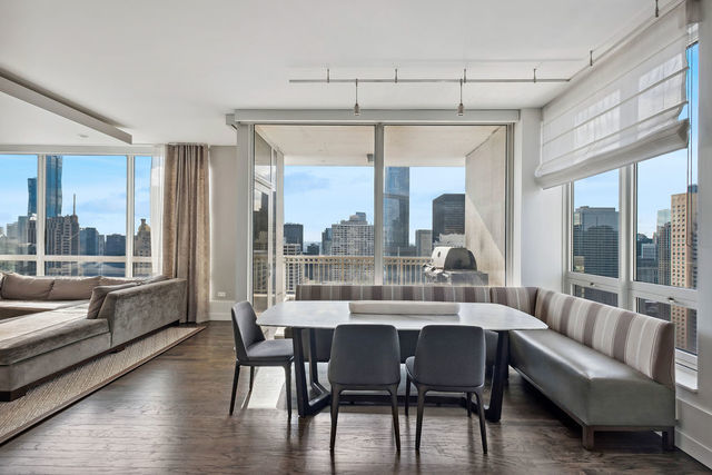 55 E Erie Street Unit: 4301