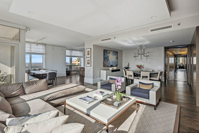 55 E Erie Street Unit: 4301