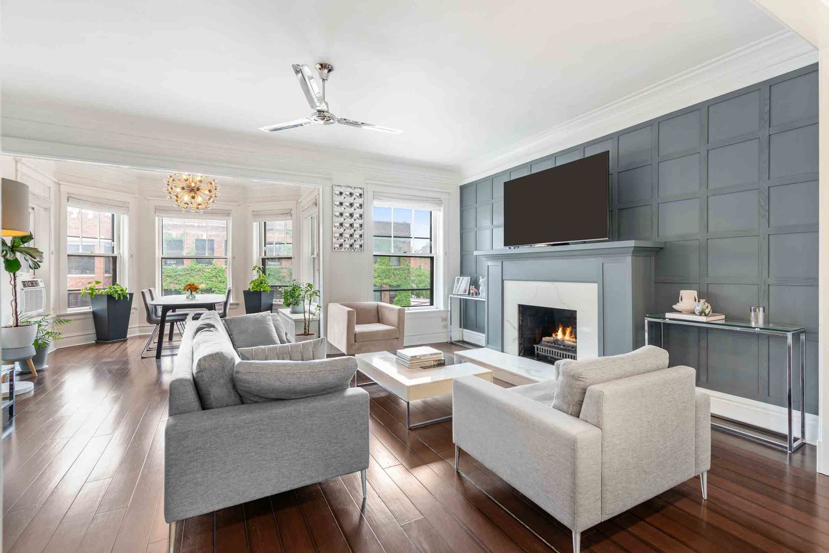 556 W Roscoe Street Unit: 3