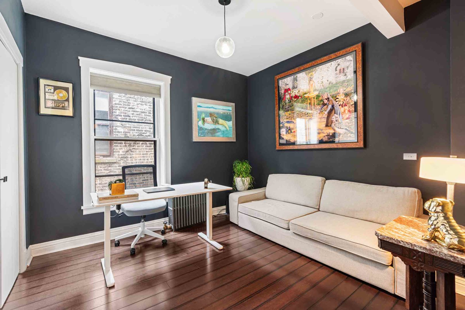 556 W Roscoe Street Unit: 3