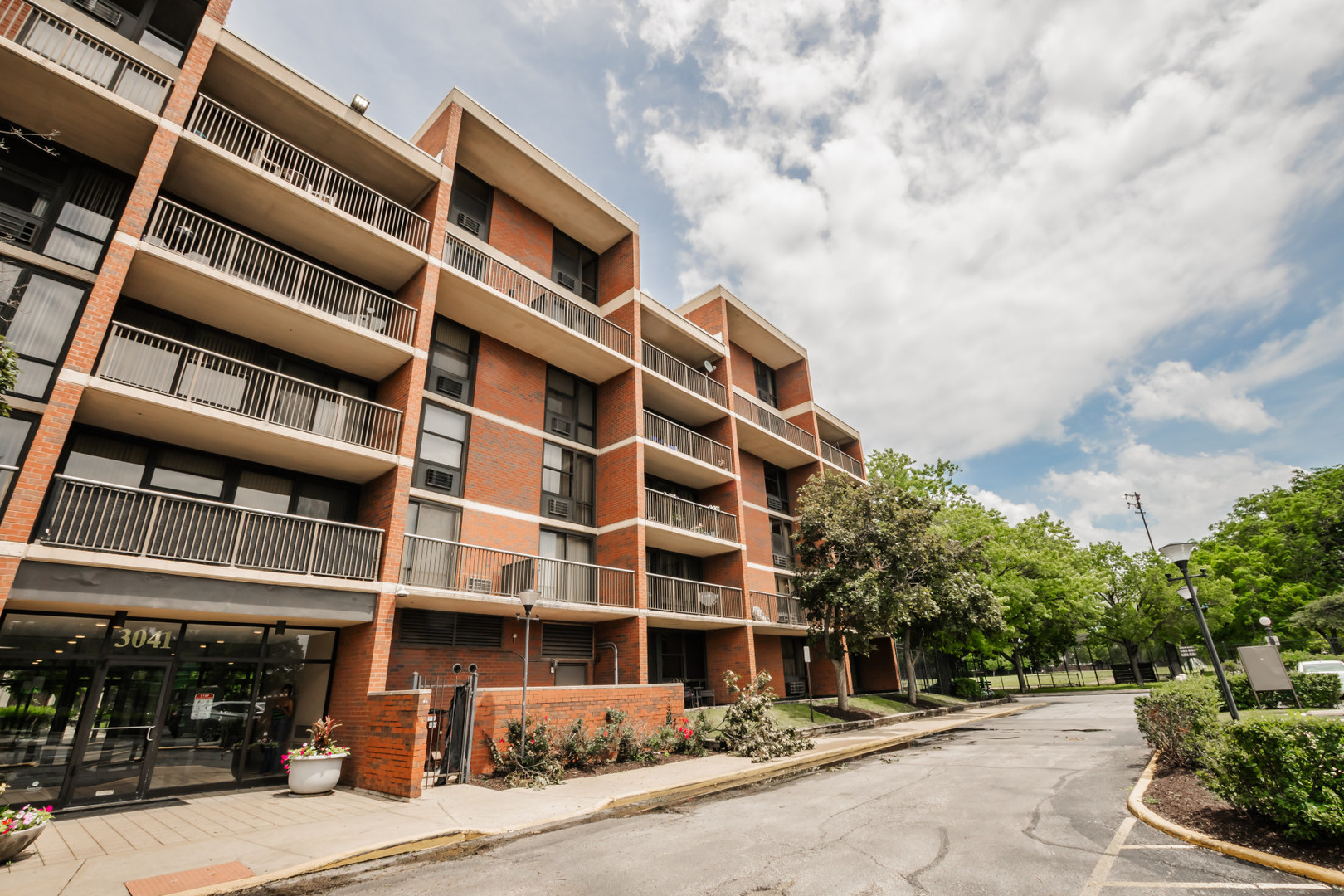 3041 S Michigan Avenue Unit: 511