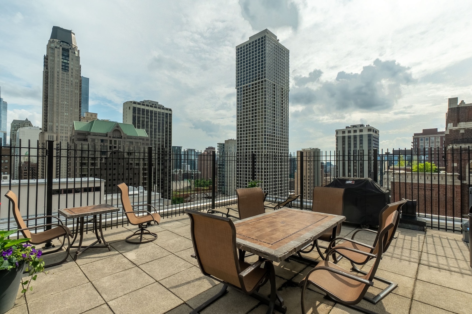 40 E Cedar Street Unit: 18A