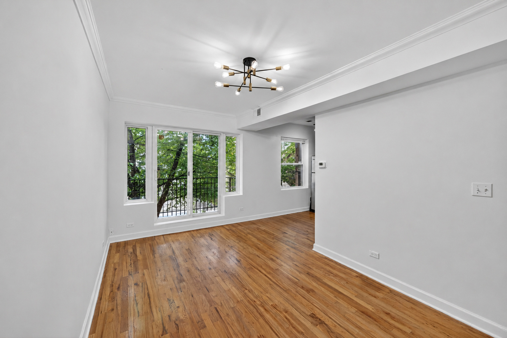 4608 N Monticello Avenue Unit: 1W