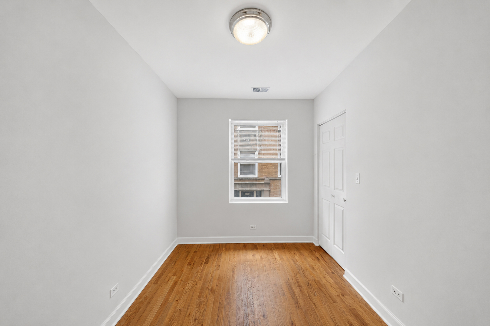 4608 N Monticello Avenue Unit: 1W