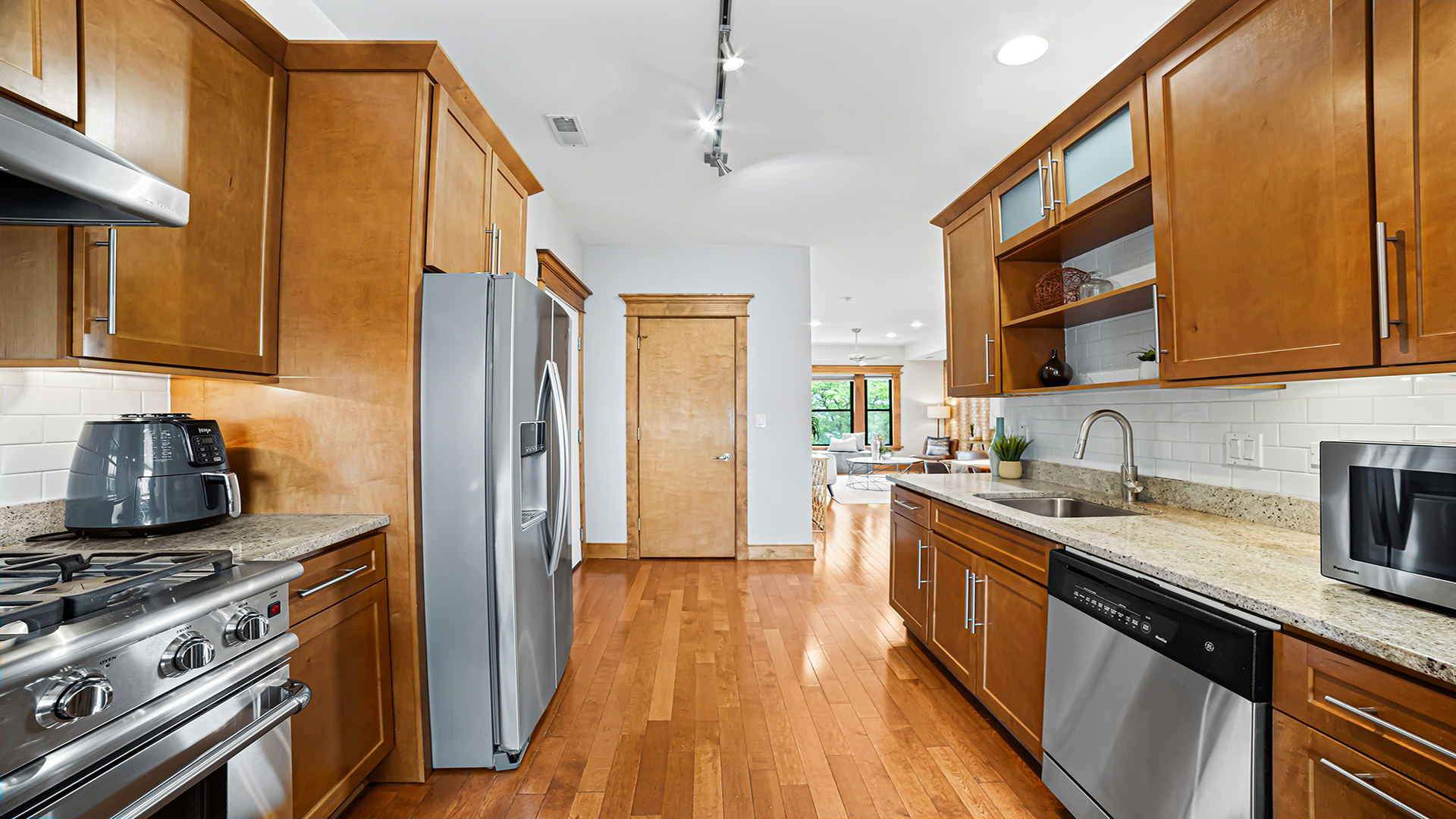 650 N WOOD Street Unit: 3S
