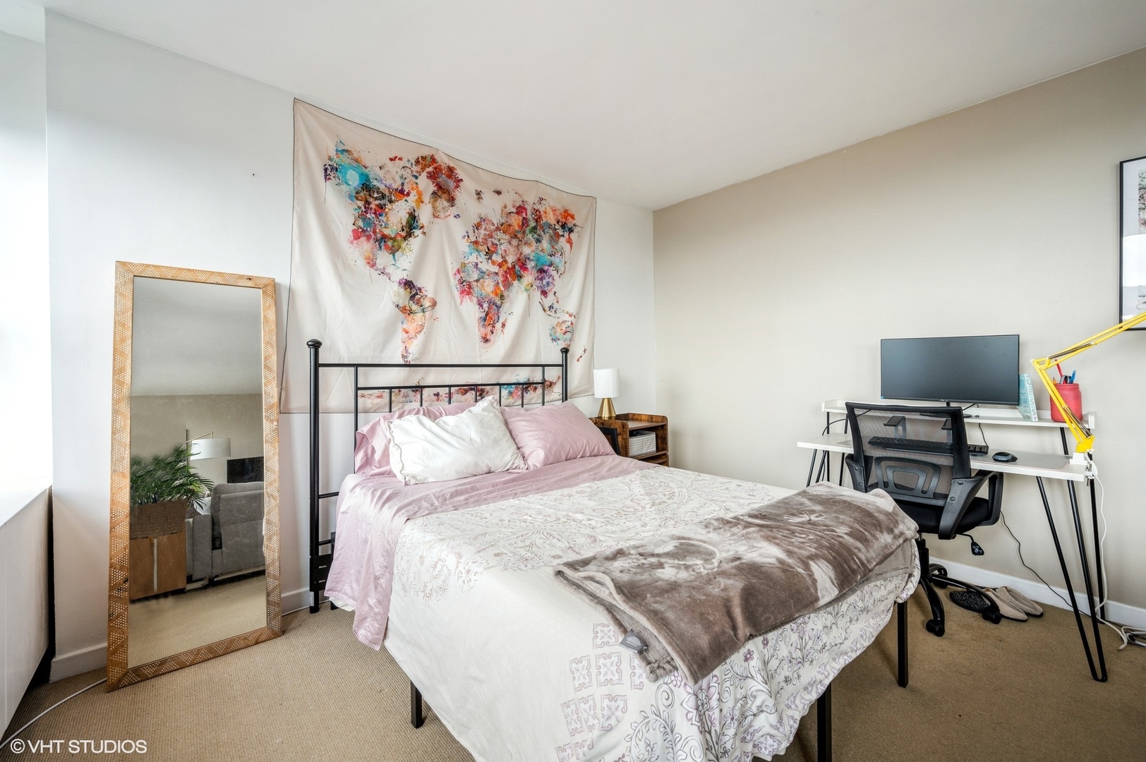2626 N Lakeview Avenue Unit: 2506