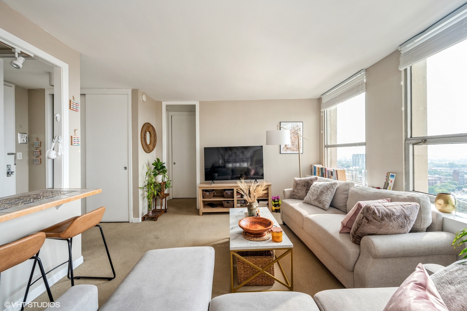 2626 N Lakeview Avenue Unit: 2506