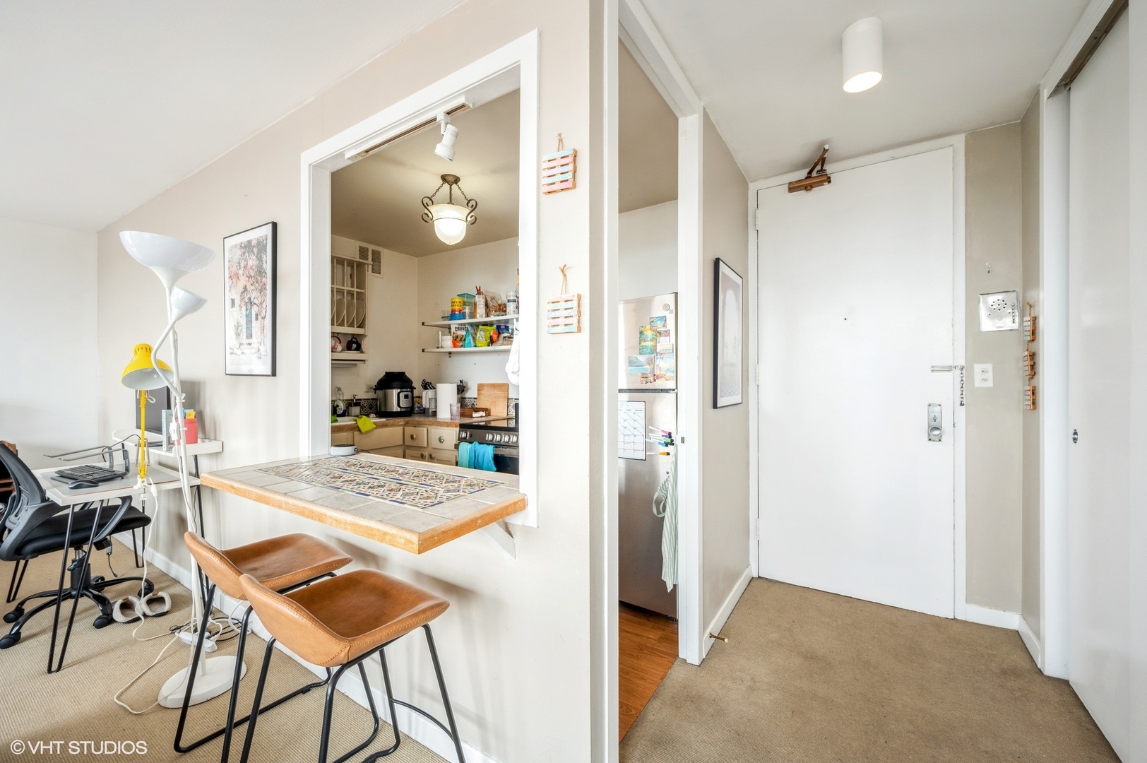 2626 N Lakeview Avenue Unit: 2506