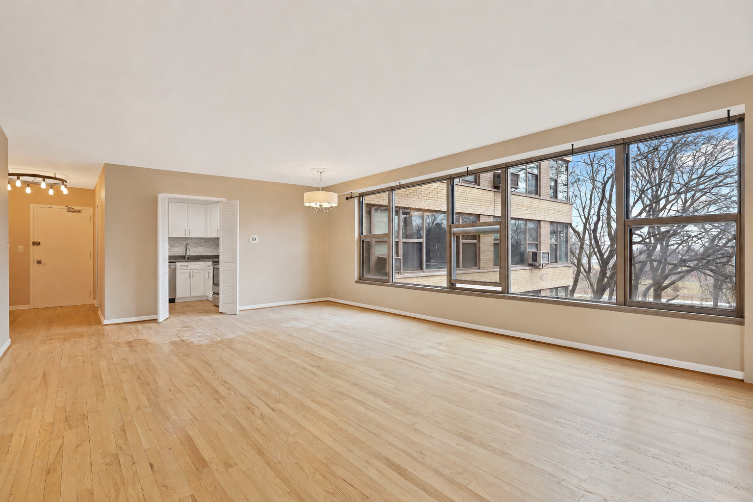 2970 N LAKE SHORE Drive Unit: 4A