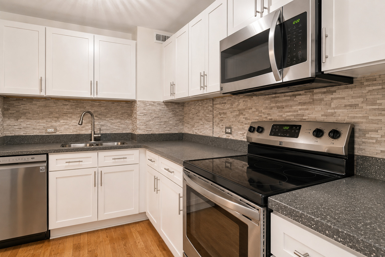 2970 N LAKE SHORE Drive Unit: 4A