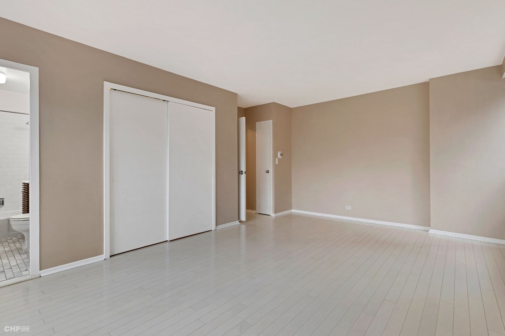 2970 N LAKE SHORE Drive Unit: 4A