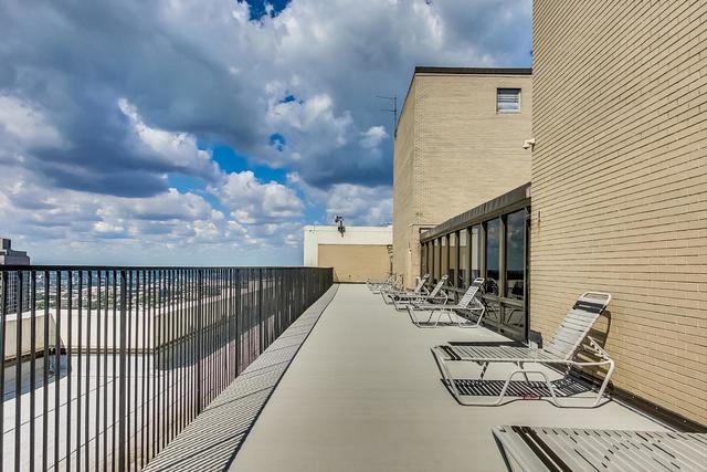 2800 N Lake Shore Drive Unit: 1310