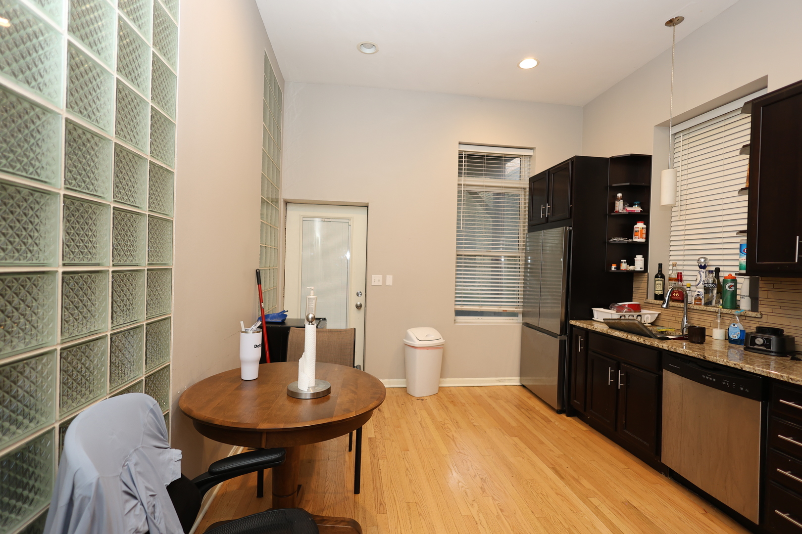 1026 W Roscoe Street Unit: 1