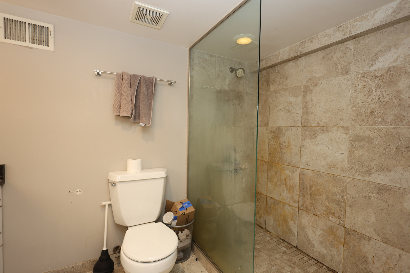 1026 W Roscoe Street Unit: 1