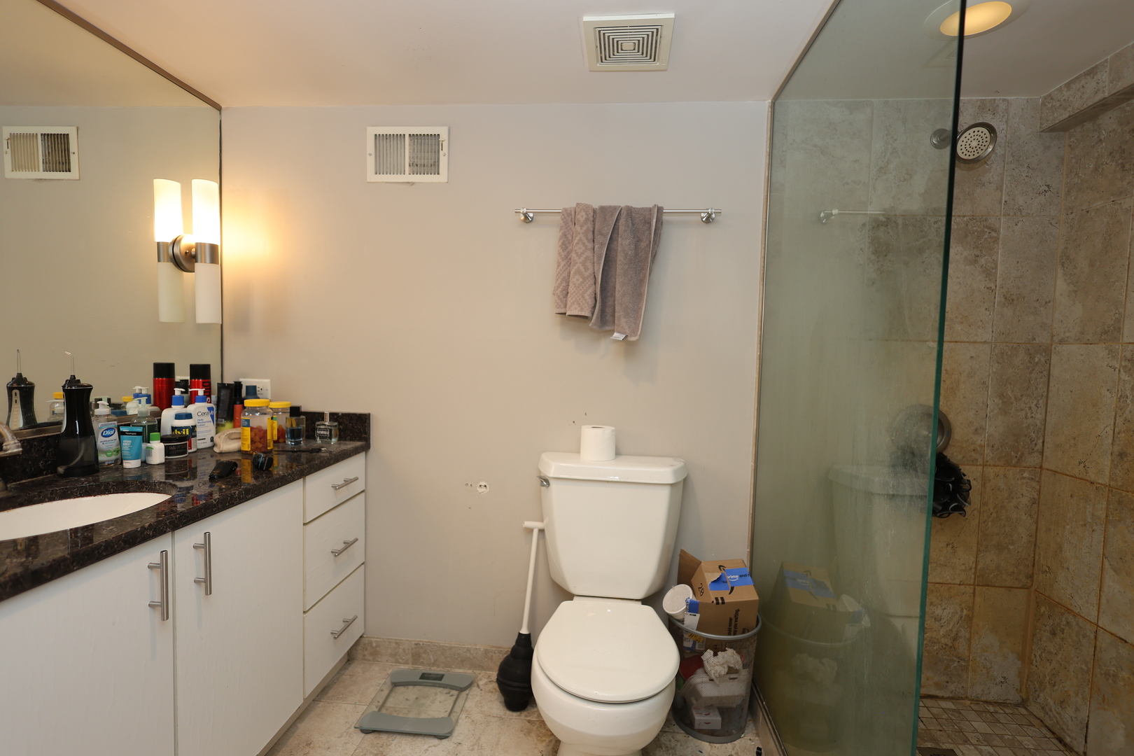 1026 W Roscoe Street Unit: 1