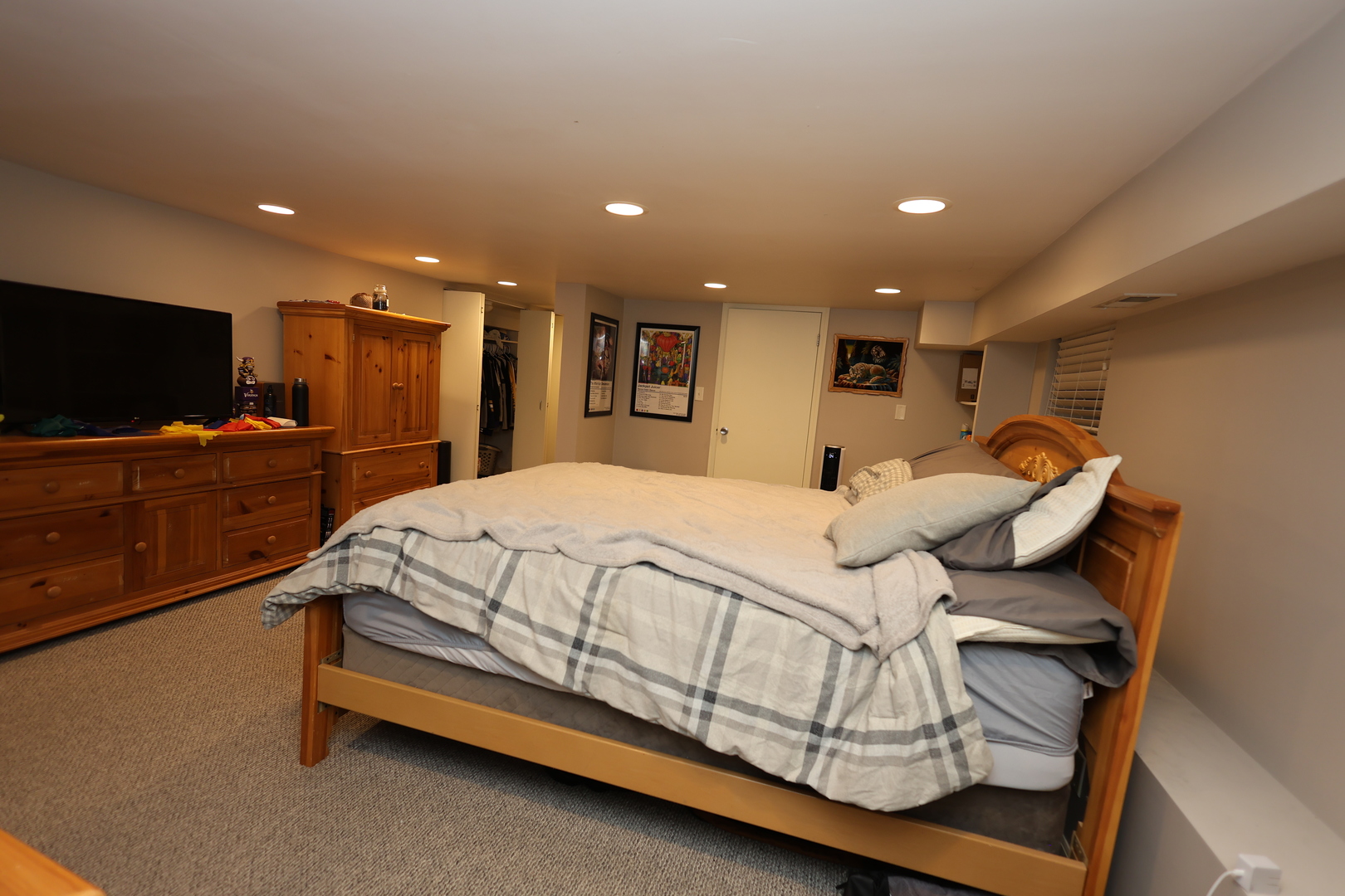 1026 W Roscoe Street Unit: 1