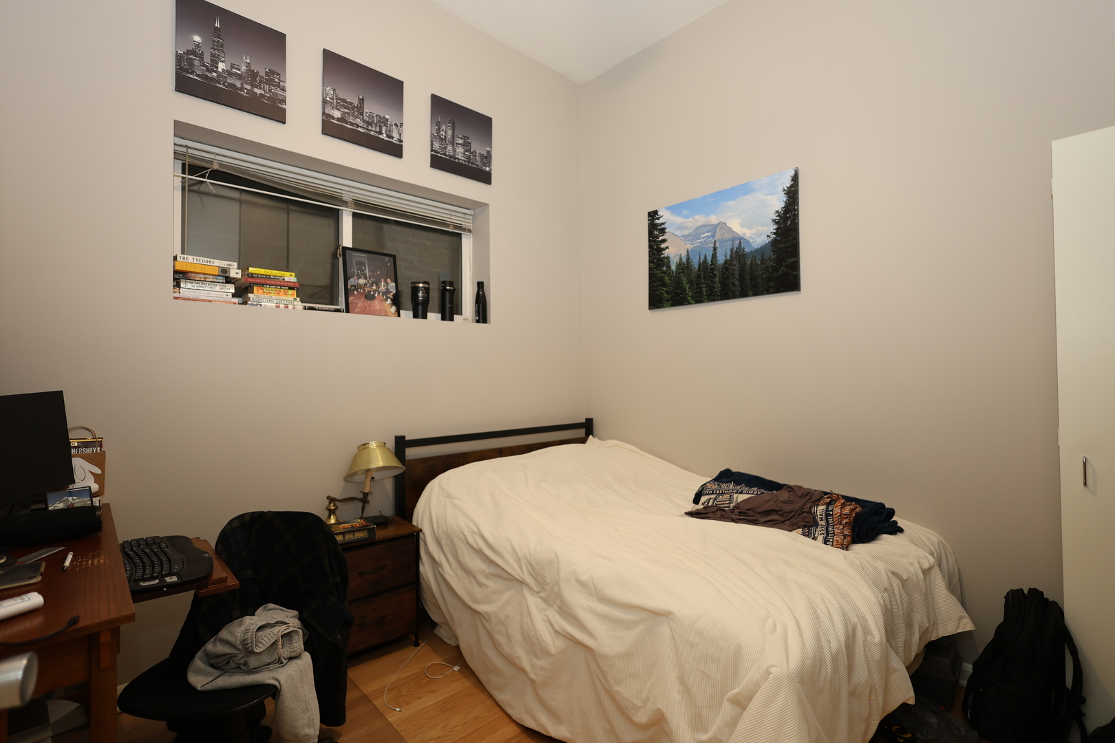 1026 W Roscoe Street Unit: 1