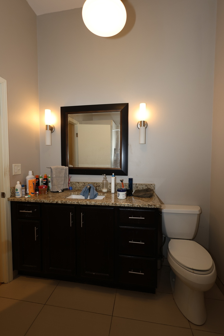1026 W Roscoe Street Unit: 1