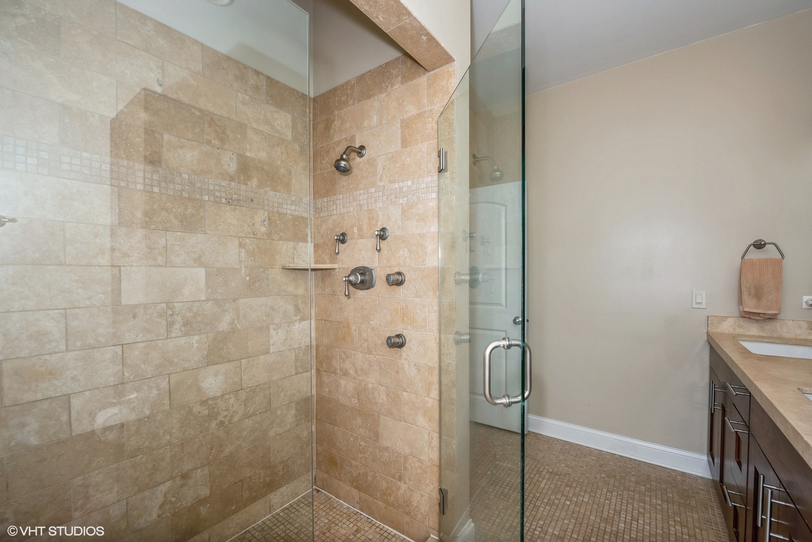 2905 N Halsted Street Unit: 302