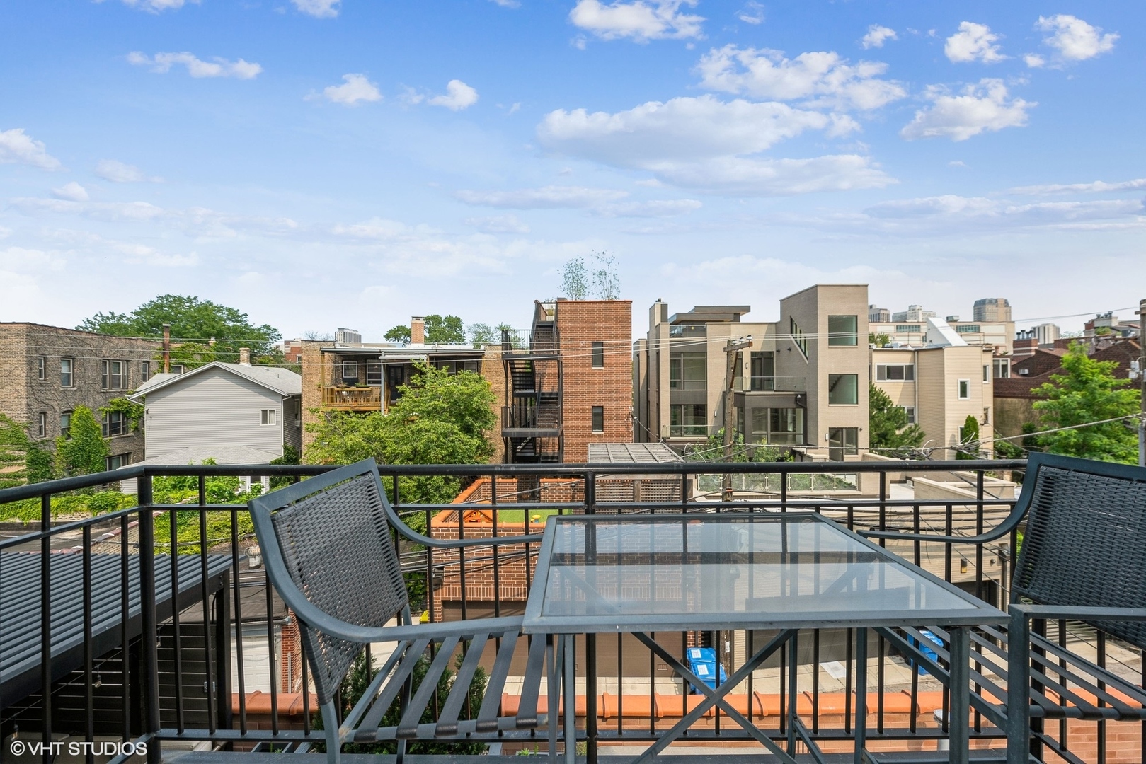 2905 N Halsted Street Unit: 302
