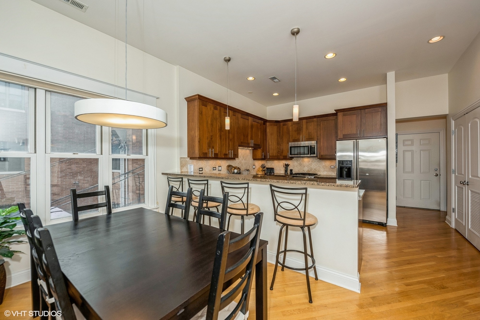 2905 N Halsted Street Unit: 302