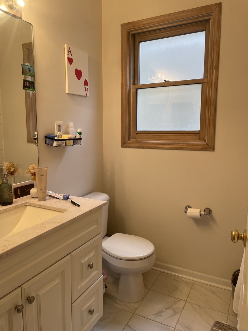 1112 N Marshfield Avenue Unit: 1