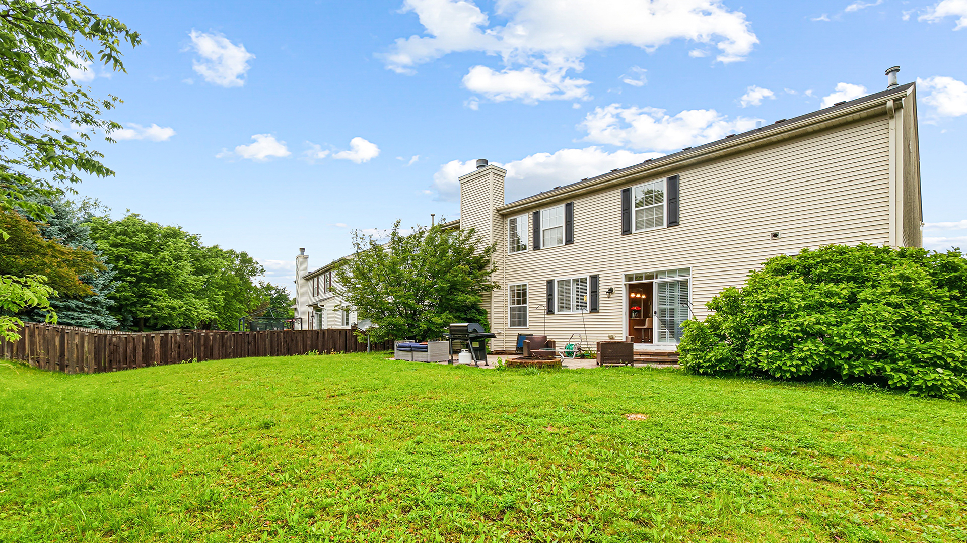 1889 LAKE BLUFF Lane