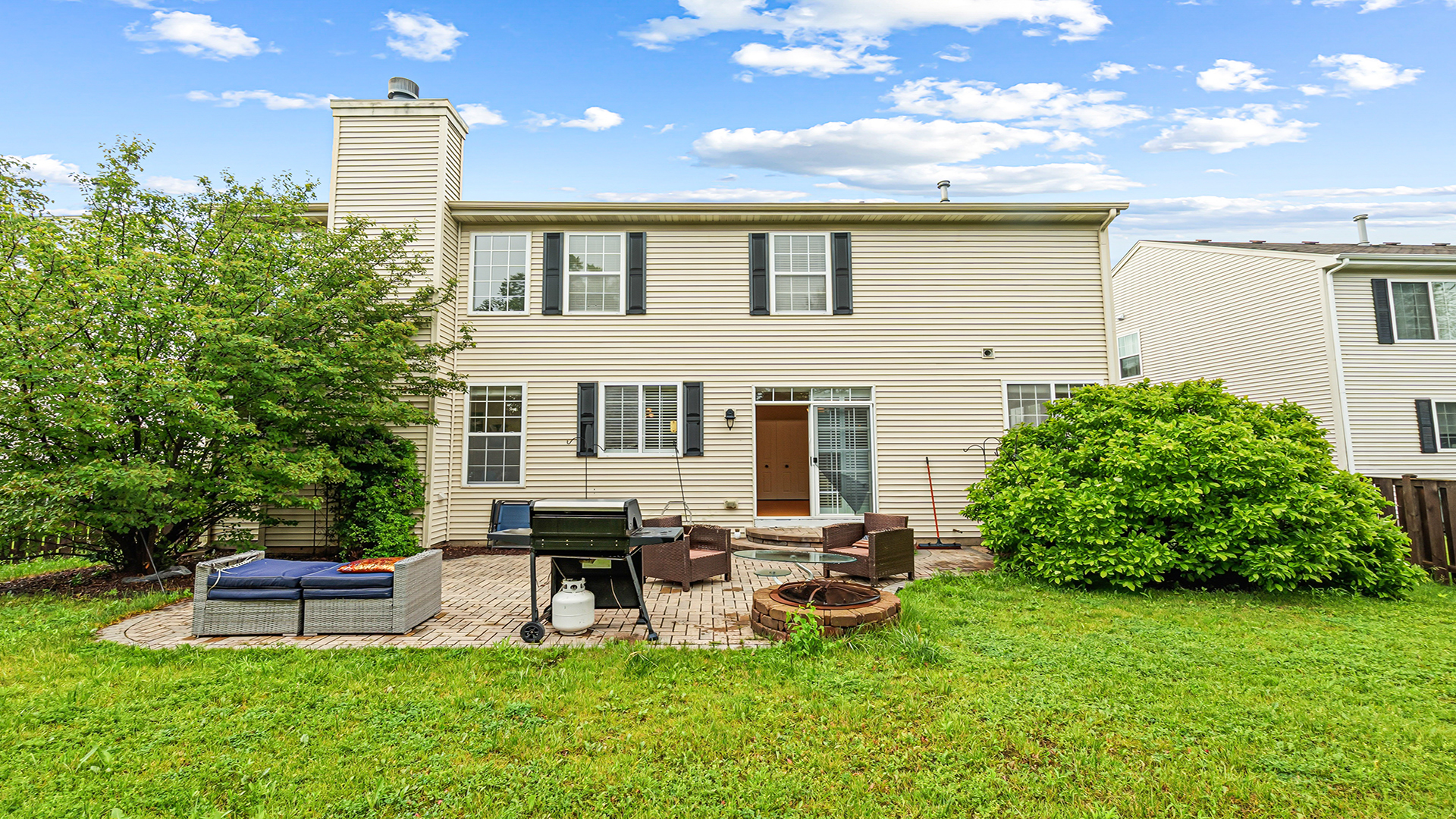 1889 LAKE BLUFF Lane