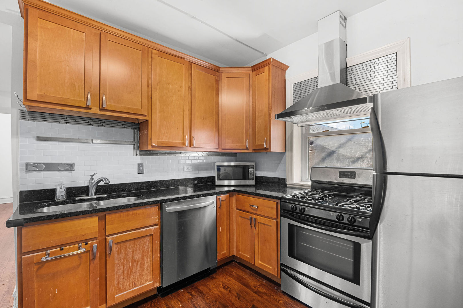 2315 W Waveland Avenue Unit: 1