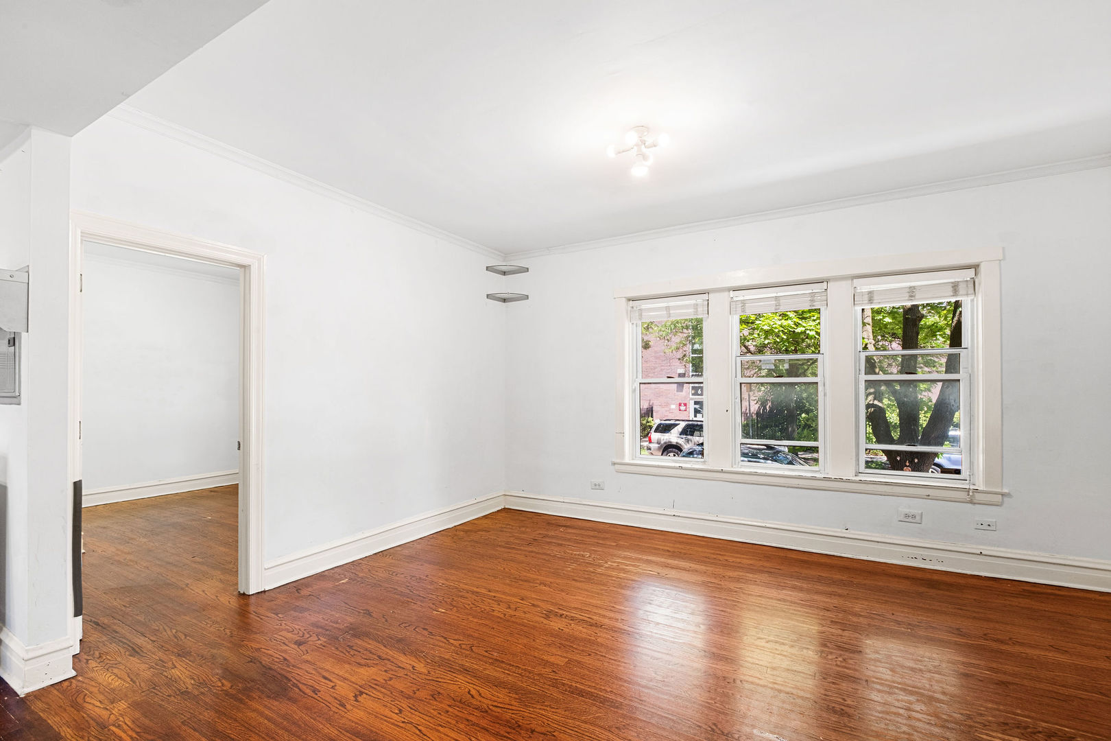 2315 W Waveland Avenue Unit: 1