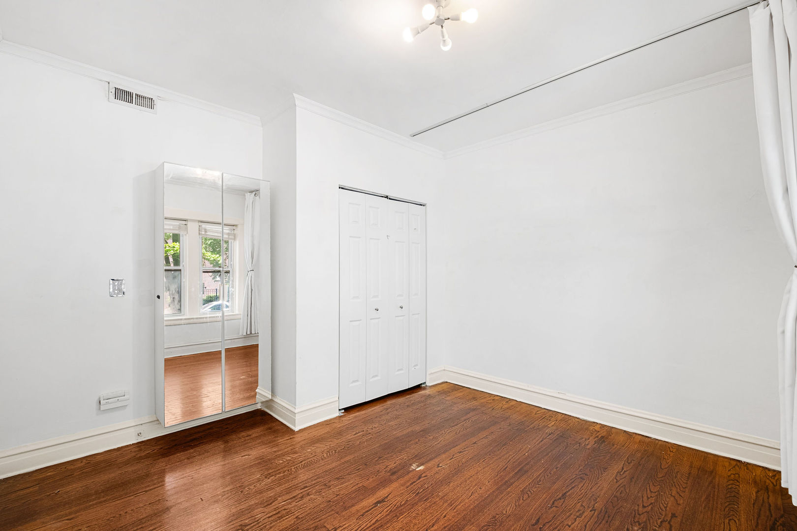 2315 W Waveland Avenue Unit: 1