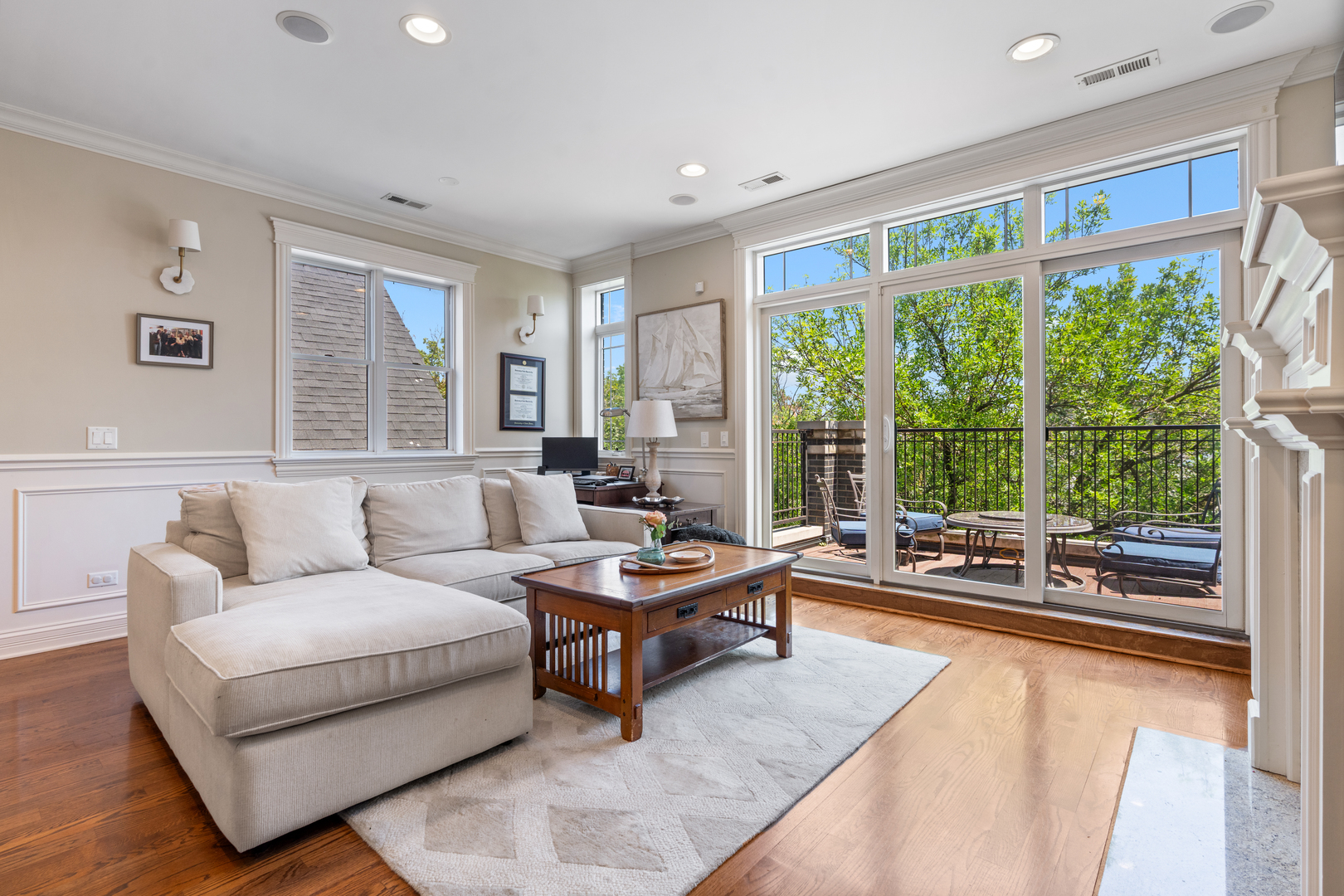 3302 N Racine Avenue Unit: 3