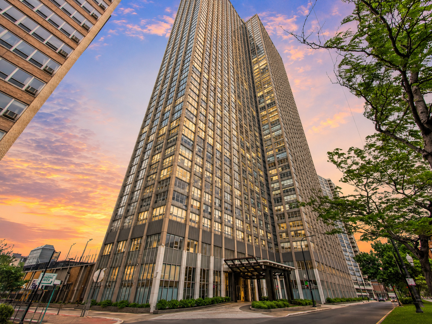 655 W IRVING PARK Road Unit: 2716