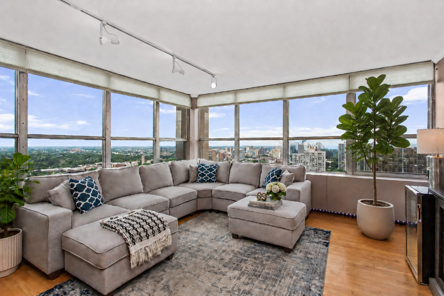 655 W IRVING PARK Road Unit: 2716