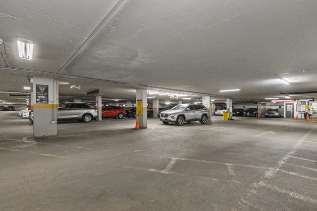 655 W IRVING PARK Road Unit: 2716