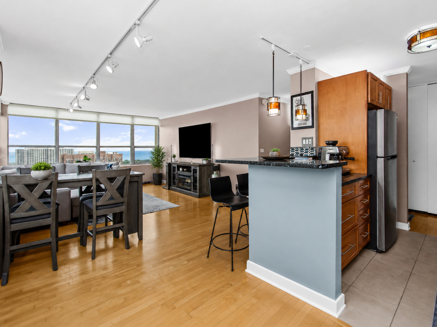 655 W IRVING PARK Road Unit: 2716