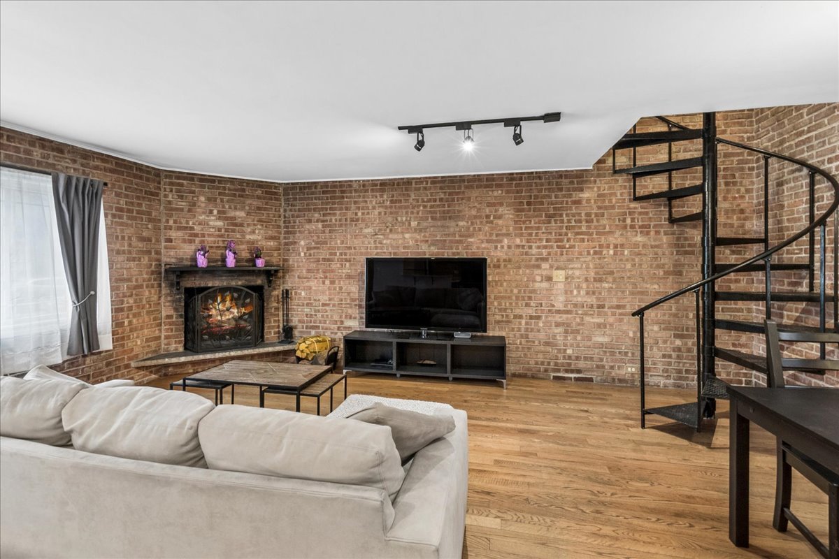 6118 N Hermitage Avenue Unit: A