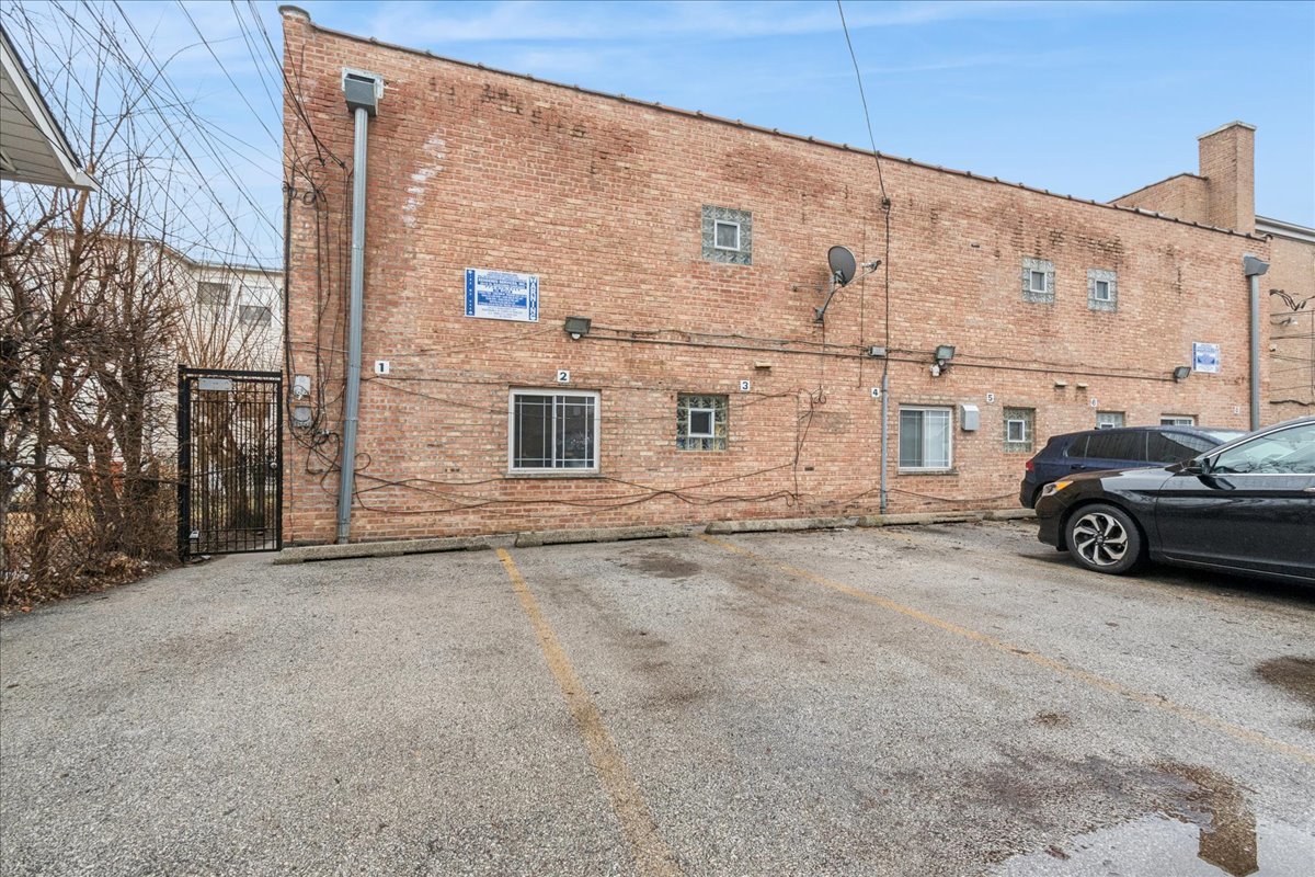 6118 N Hermitage Avenue Unit: A
