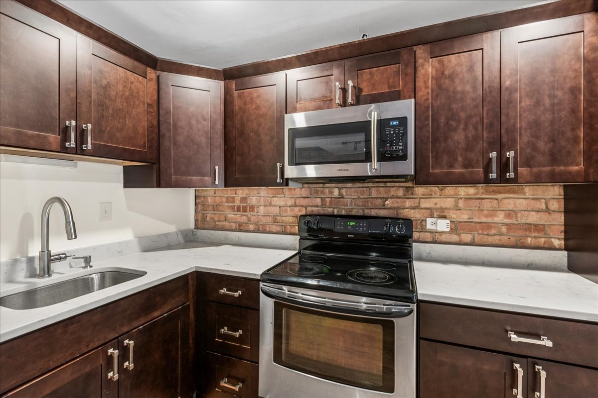 6118 N Hermitage Avenue Unit: A