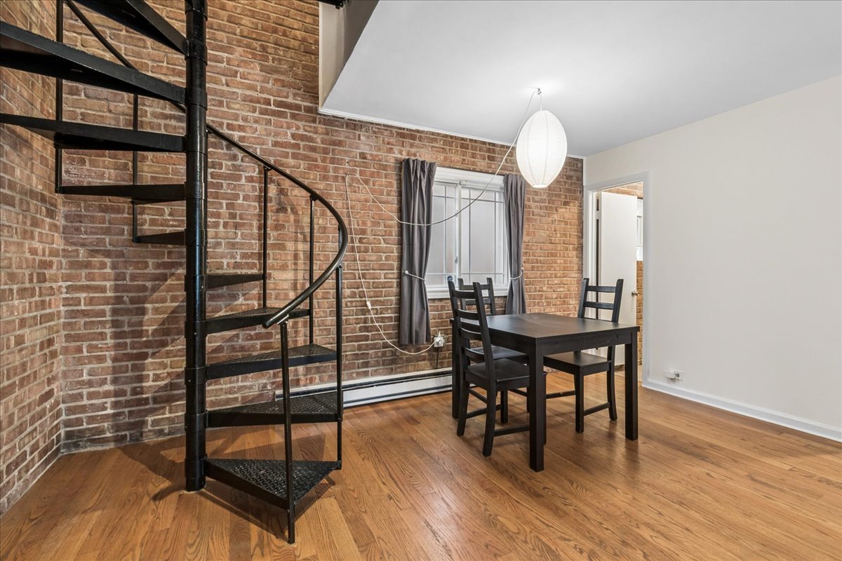 6118 N Hermitage Avenue Unit: A