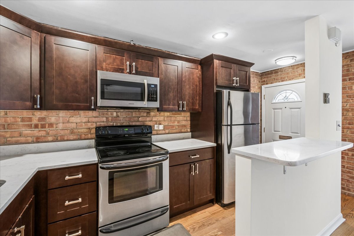 6118 N Hermitage Avenue Unit: A