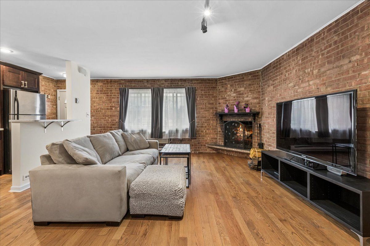 6118 N Hermitage Avenue Unit: A