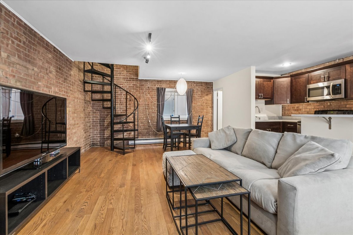 6118 N Hermitage Avenue Unit: A