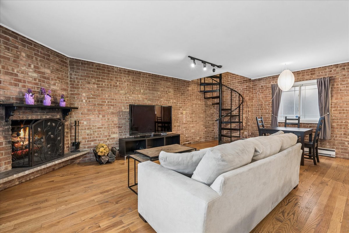 6118 N Hermitage Avenue Unit: A
