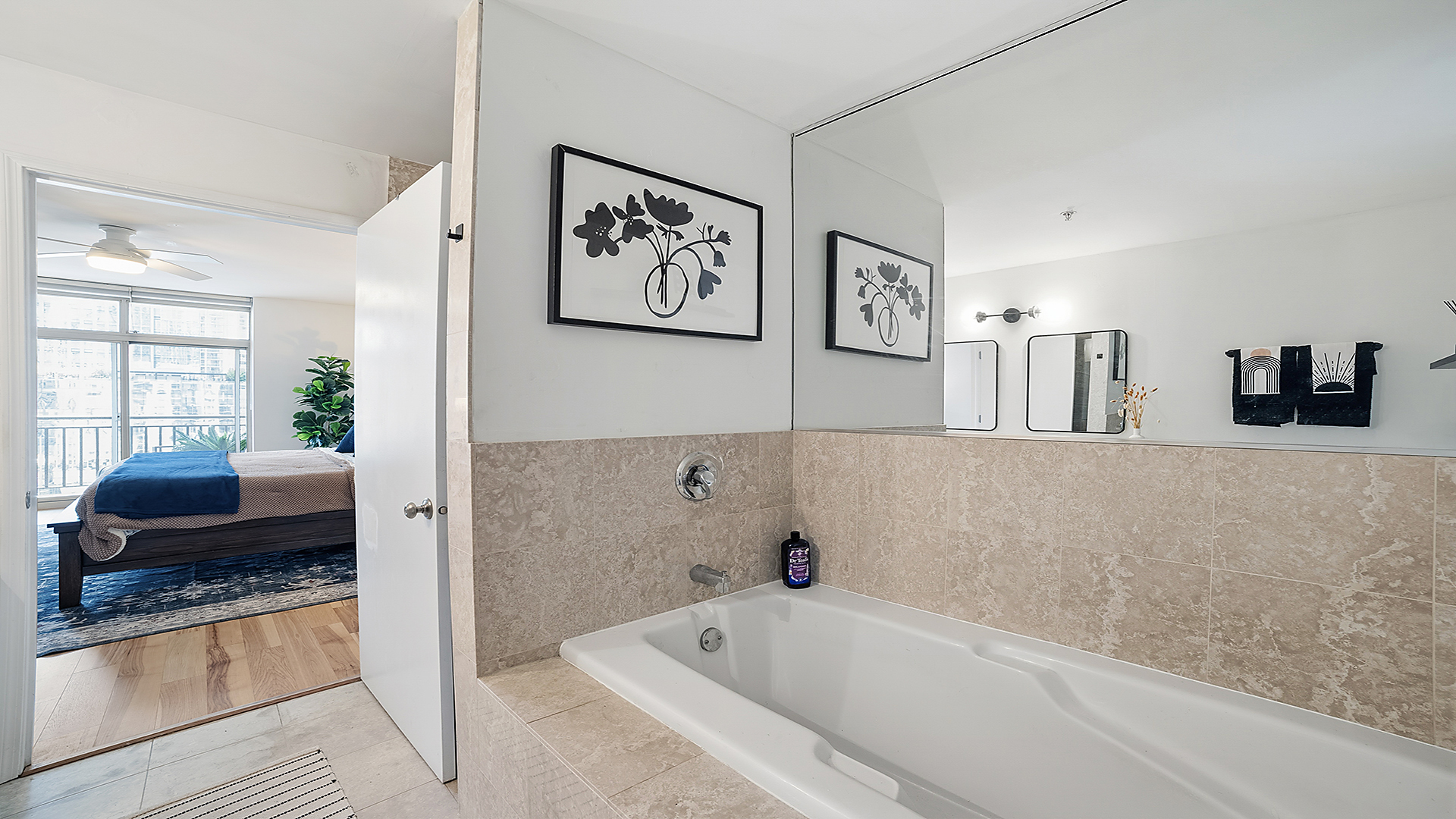 21 W CHESTNUT Street Unit: 1306