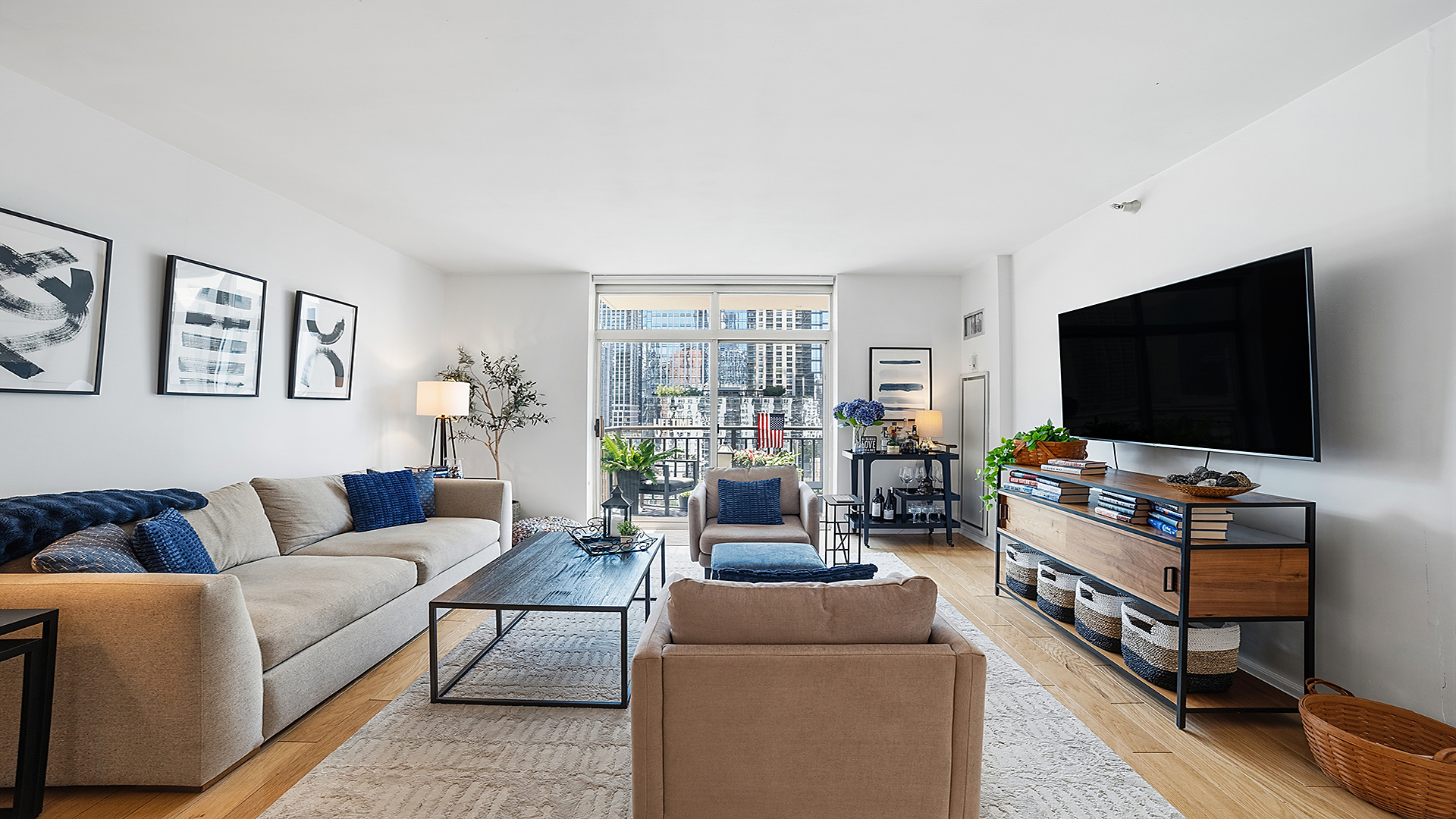 21 W CHESTNUT Street Unit: 1306